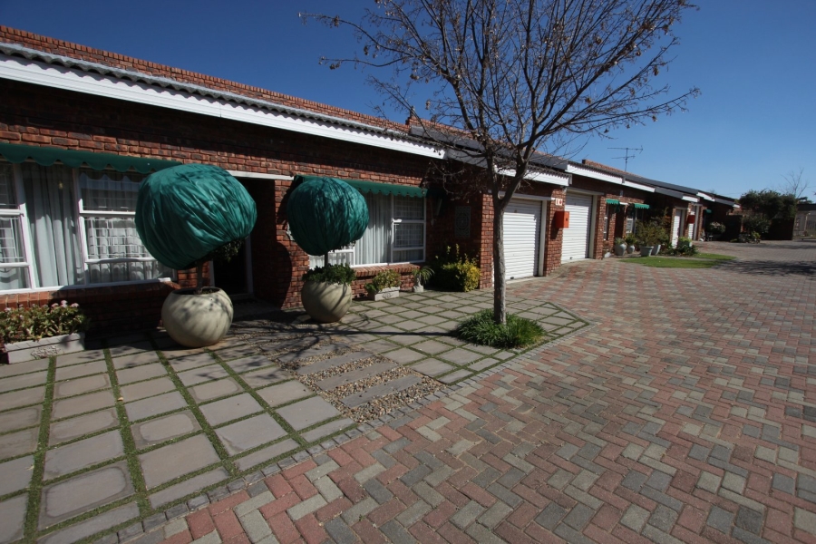 3 Bedroom Property for Sale in Riebeeckstad Free State